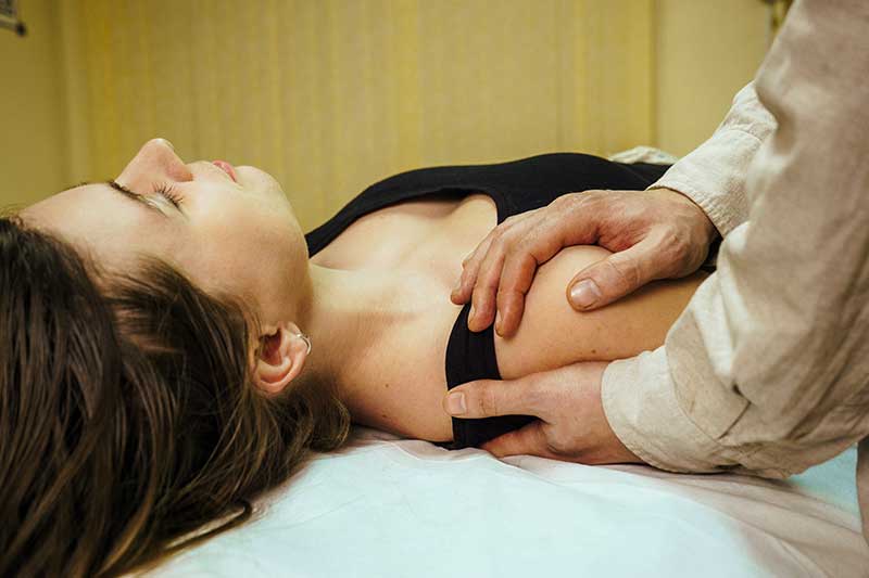 Chiropractor for Injury and Pain